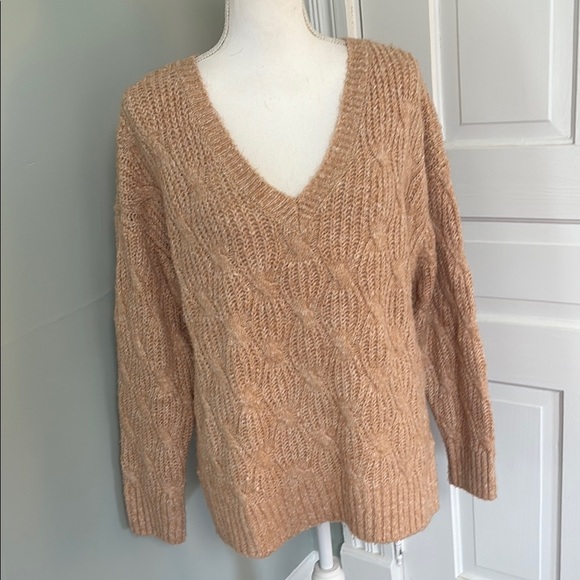 Lucky Brand Cozy Tan Cable Knit Sweater Size Medium Oversized - Picture 1 of 5